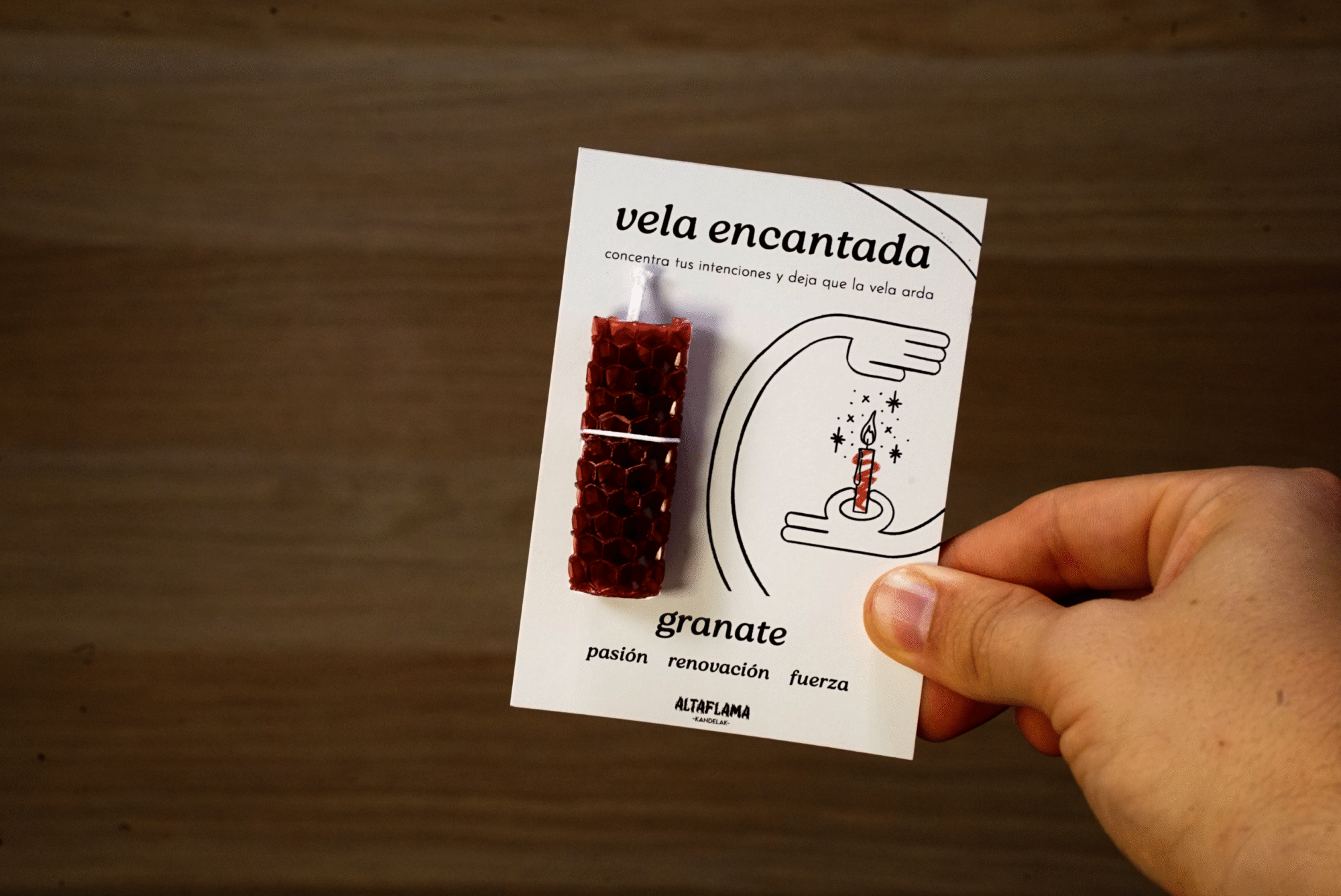 Vela encantada: Granate (pasión · renovación · fuerza)