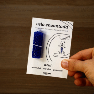09. vela encantada azul serenidad claridad proteccion Vela encantada: Azul (serenidad · claridad · protección)
