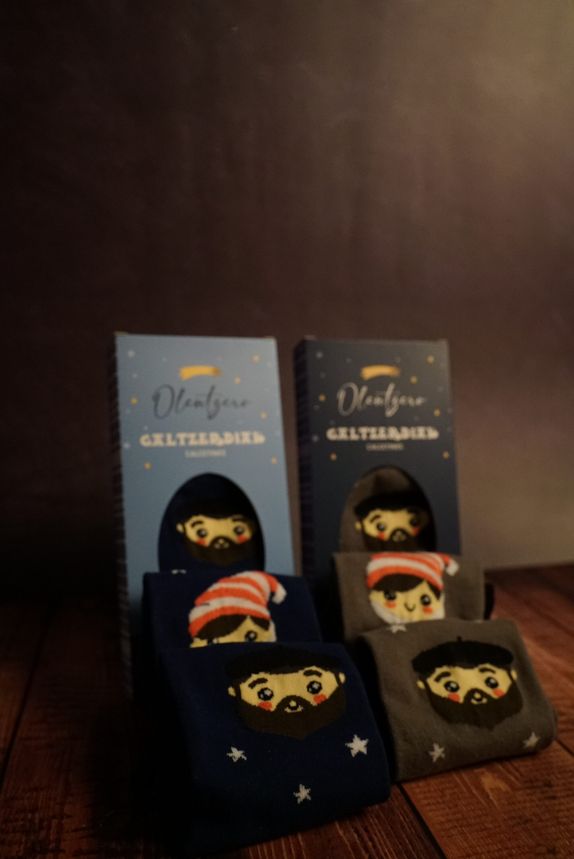 Calcetines Olentzero & Mari Domingiren galtzerdiak