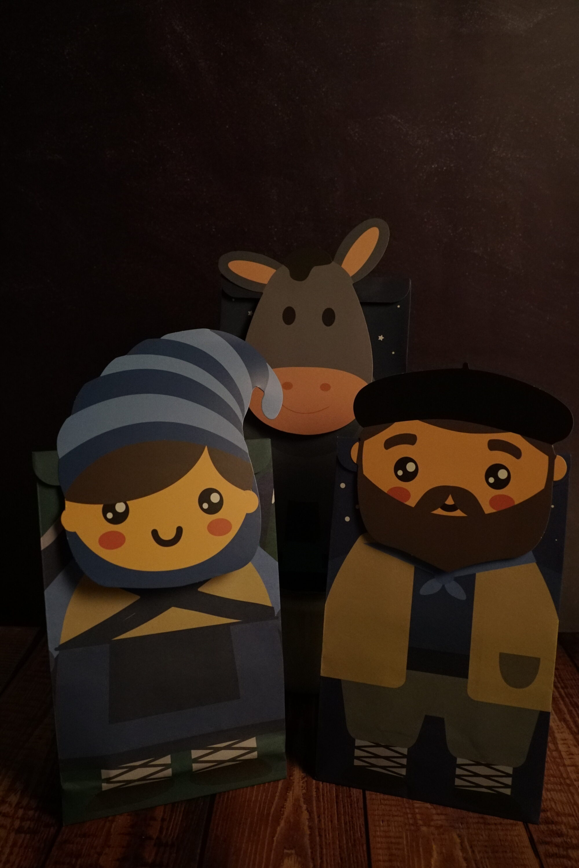 Opari-poltsa – Olentzero, Mari Domingi eta astoa | Bolsas de papel de regalo – Olentzero, Mari Domingi y Burro