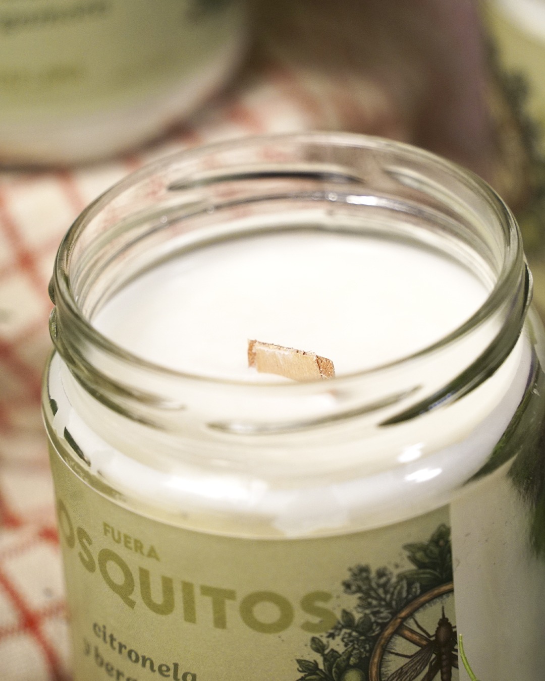 vela anti mosquitos soja citronela detalle Fuera Mosquitos - Citronela y Bergamota (260gr)